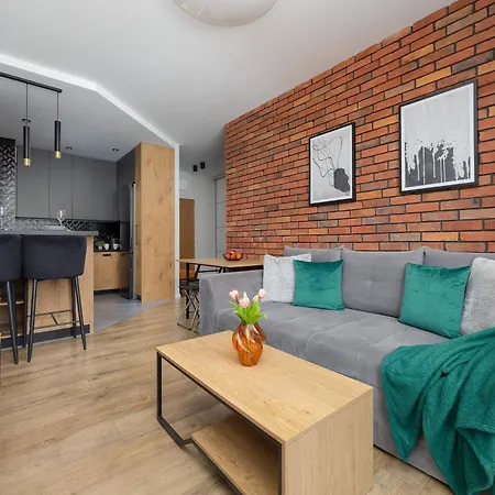 Apartment Modern With Parking & Balcony Suited For Remote Work By Renters