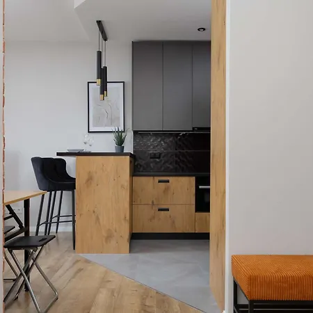 Lägenhet Modern With Parking & Balcony Suited For Remote Work By Renters