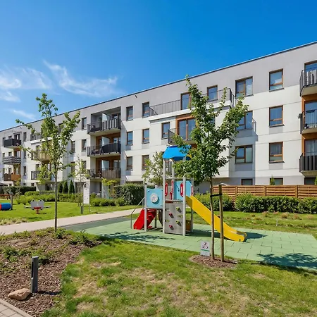 Modern With Parking & Balcony Suited For Remote Work By Renters Apartment Warsaw